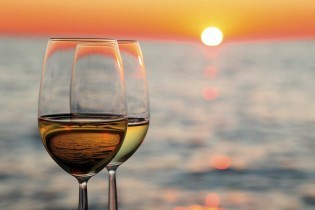 disfrutando del atardecer en cabrera