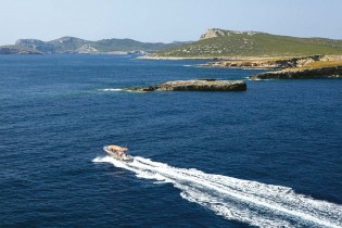embarcación hacia cabrera